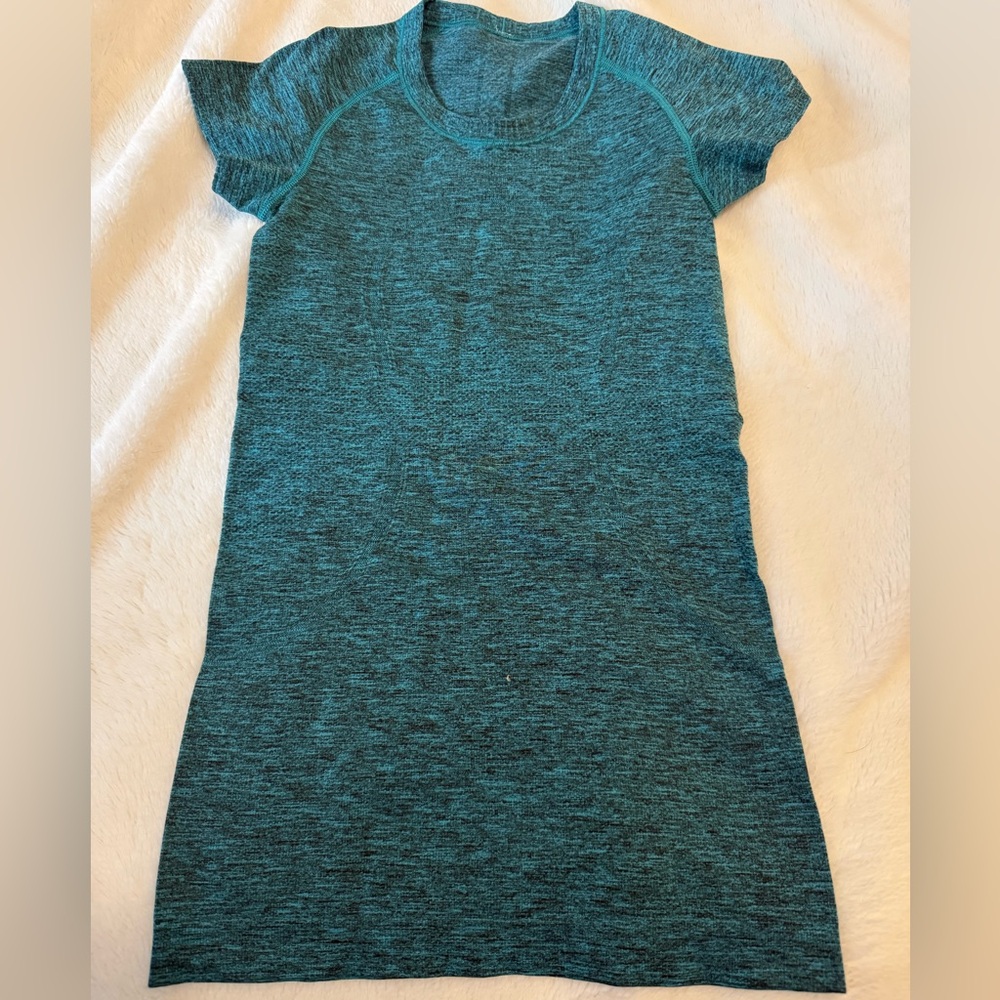 lululemon athletica Blue Short Sleeve Tee